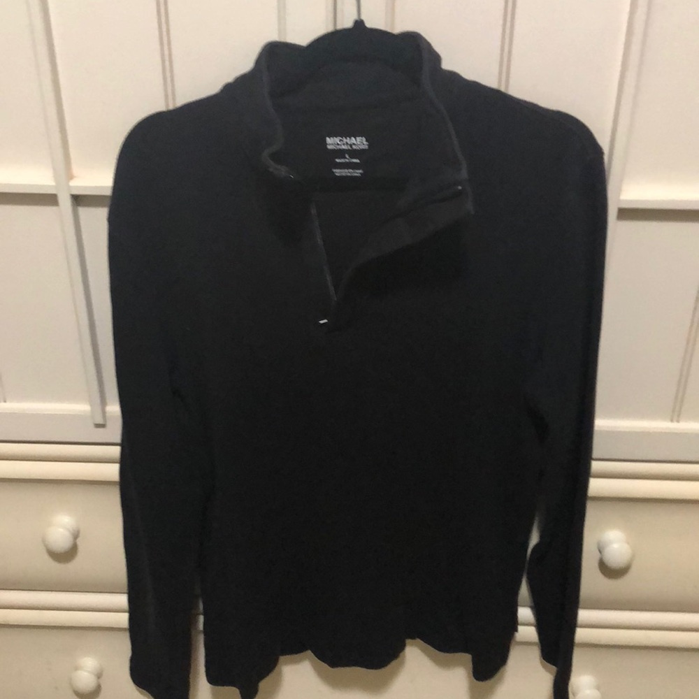 Men’s long sleeved sweater/sweatshirt
